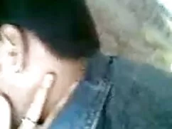 असली महिलाओं की तरह  ...