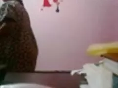 बड़े भारी स्तनों के  ...