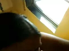 बड़े स्तन के साथ लैट ...