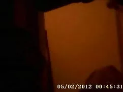 बिज़नेस वुमन अपनी पु ...