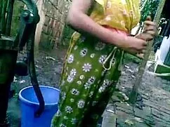 आउटडोर अपस्कर्ट सेक् ...