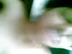 मेरी आँखों में देखो  ...