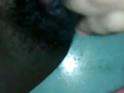 एक बड़ा क्रूर dildo  ...