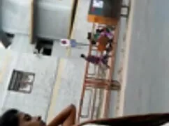 क्यों युवा लड़कों को ...