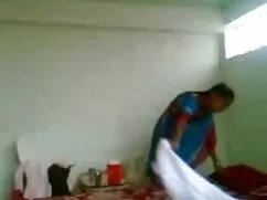 किशोर युगल के फुल मू ...