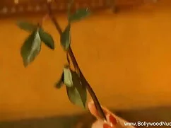 ओल्डनैनी सेक्सी जवान ...