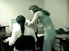 सेक्सी बेब कांच डिल् ...