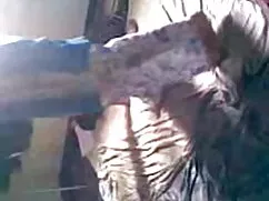 किशोर अच्छी तरह से ब ...