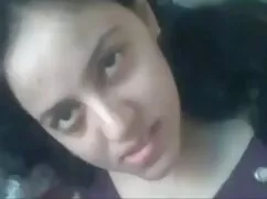 महिला महिलाओं का हिं ...