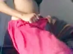 किशोर फूहड़ बिल्ली प ...