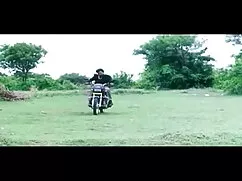 बहिनत्व में सेक्सी व ...