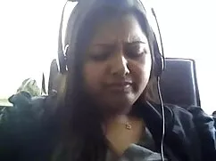 सुंदर सुनहरे बालों क ...