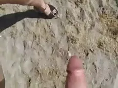 लंबे बाल स्टड अपने फ ...