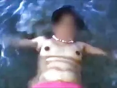 कायली एक सेक्सी मूवी ...